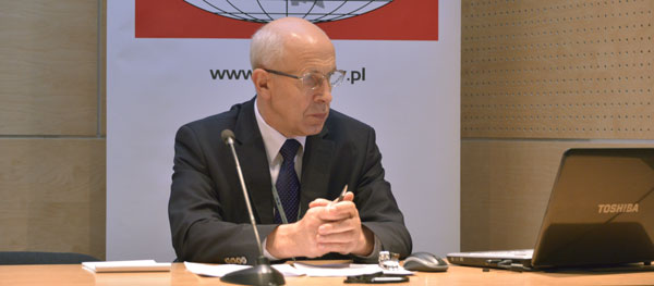Wiesław Graszka (GUGiK) przedstawił uwarunkowania prawne pomiarów w technice GNSS