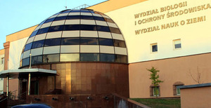 Ilustracja: UMK w Toruniu poszukuje adiunkta z wykształceniem geodezyjnym