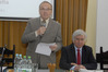 Ilustracja: <b class=pic_title>Uroczystość wręczenia nagród laureatom konkursu na najlepsze prace dyplomowe obronione na kierunku geodezja i kartografia</b> <br />
<br />
<b class=pic_description>Obradom przewodniczył prezes SGP Stanisław Cegielski, a wśród zaproszonych gości znalazł się główny geodeta kraju Kazimierz Bujakowski</b> <br />
<br />
<b class=pic_author>fot.  Damian Czekaj</b><br />
<br />
