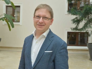 Ilustracja: Witold Rohm z nominacją profesorską <br />
fot. Tomasz Lewandowski/UPWr