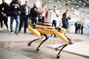 Ilustracja: Lasery i roboty na Intergeo 2021 <br />
fot. Hinte GmbH