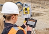 Ilustracja: <b class=pic_title>Pomiarowe nowości na targach Intergeo 2021</b> <br />
<br />
<b class=pic_description>Portfolio tachimetrów szwajcarskiej marki GeoMax wzbogaciło się o dwa instrumenty z serwomotorami - Zoom75 oraz Zoom95</b> <br />
<br />
<b class=pic_author>fot.  GeoMax</b><br />
<br />
